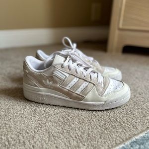 Adidas forum low